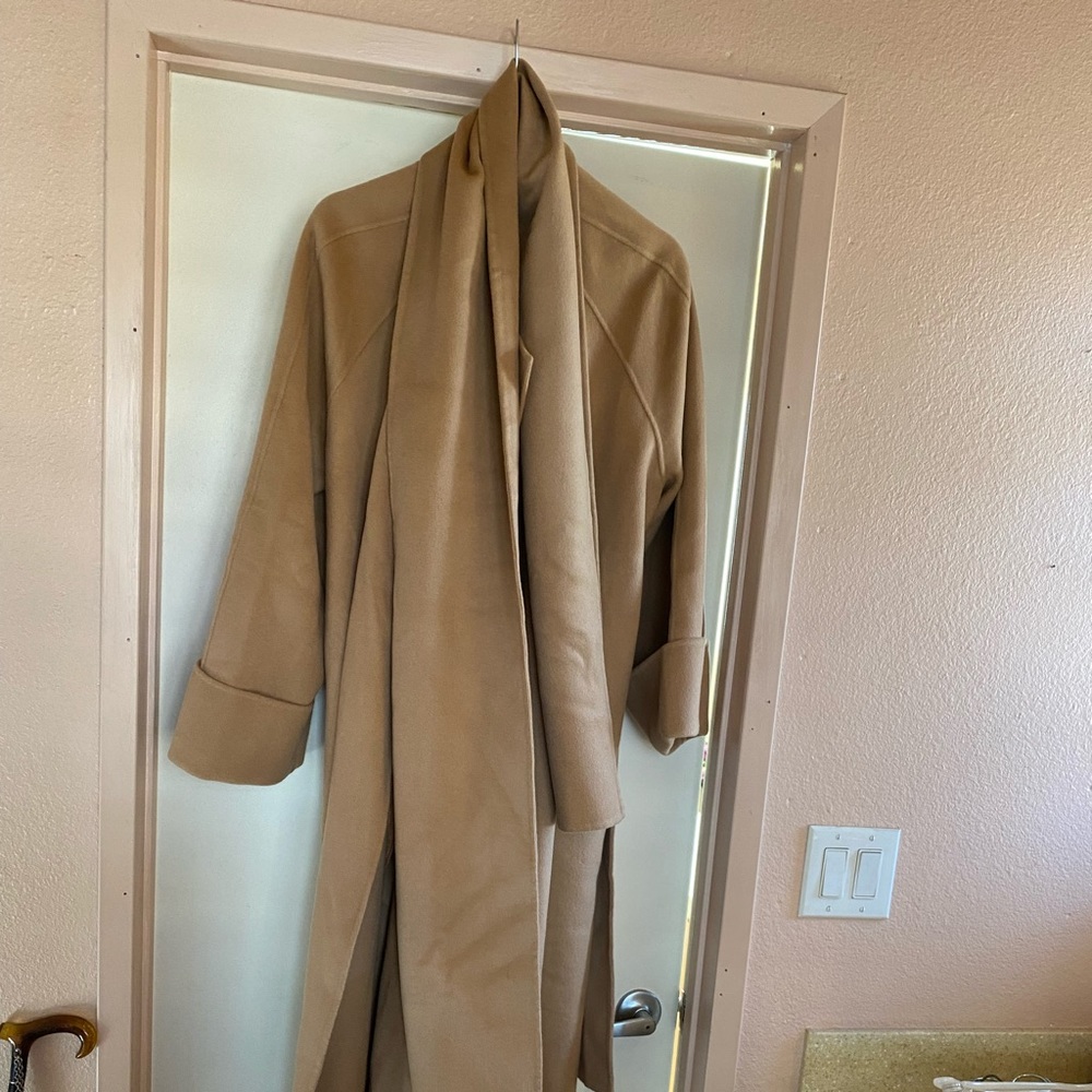 Lattelier Long Straight Cut Cashmere Coat with Scarf. New with tags